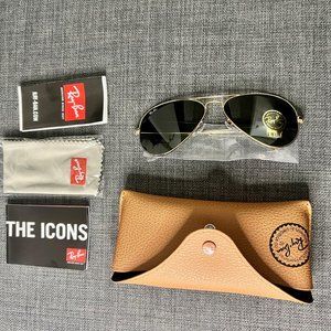 Rayban Gold Aviator Sunglasses (RB3025)